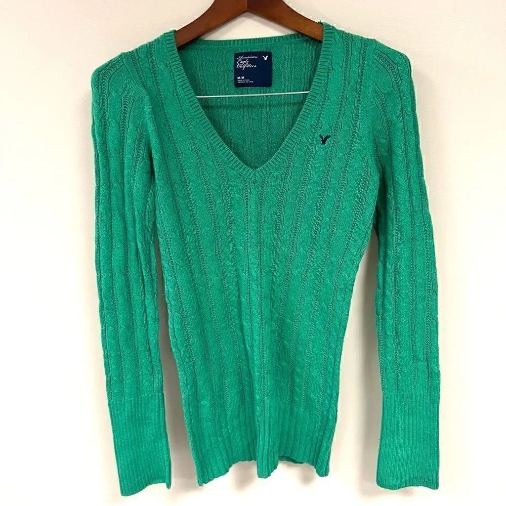 American Eagle green cableknit preppy v neck sweater M